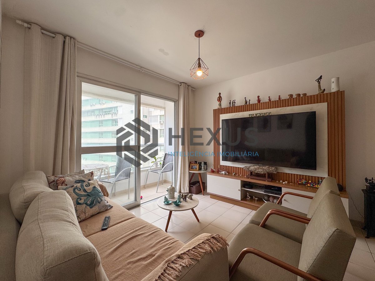 Foto 6 de Apartamento com varanda e vista mar na quadra mar da Praia das Pitangueiras, Guaruja