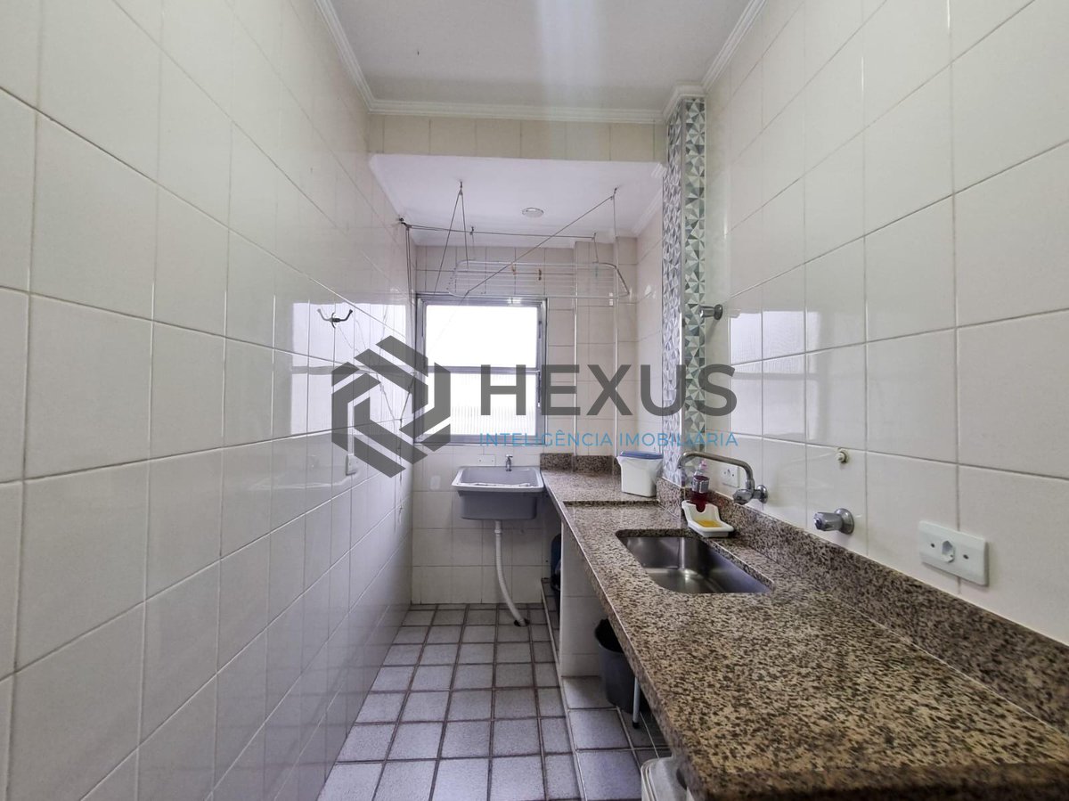 Foto 13 de Apartamento a duas quadras da Praia das Pitangueiras, Guaruja