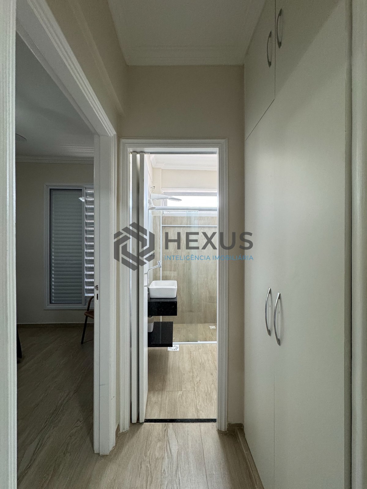 Foto 7 de Apartamento reformado e mobiliado a uma quadra da Praia das Pitangueiras, Guaruja
