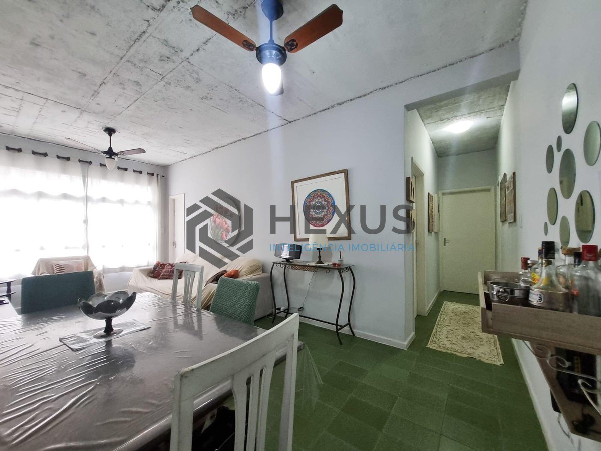 Foto 6 de Apartamento com varanda e vista mar na quadra-mar da Praia das Pitangueiras, Guaruja