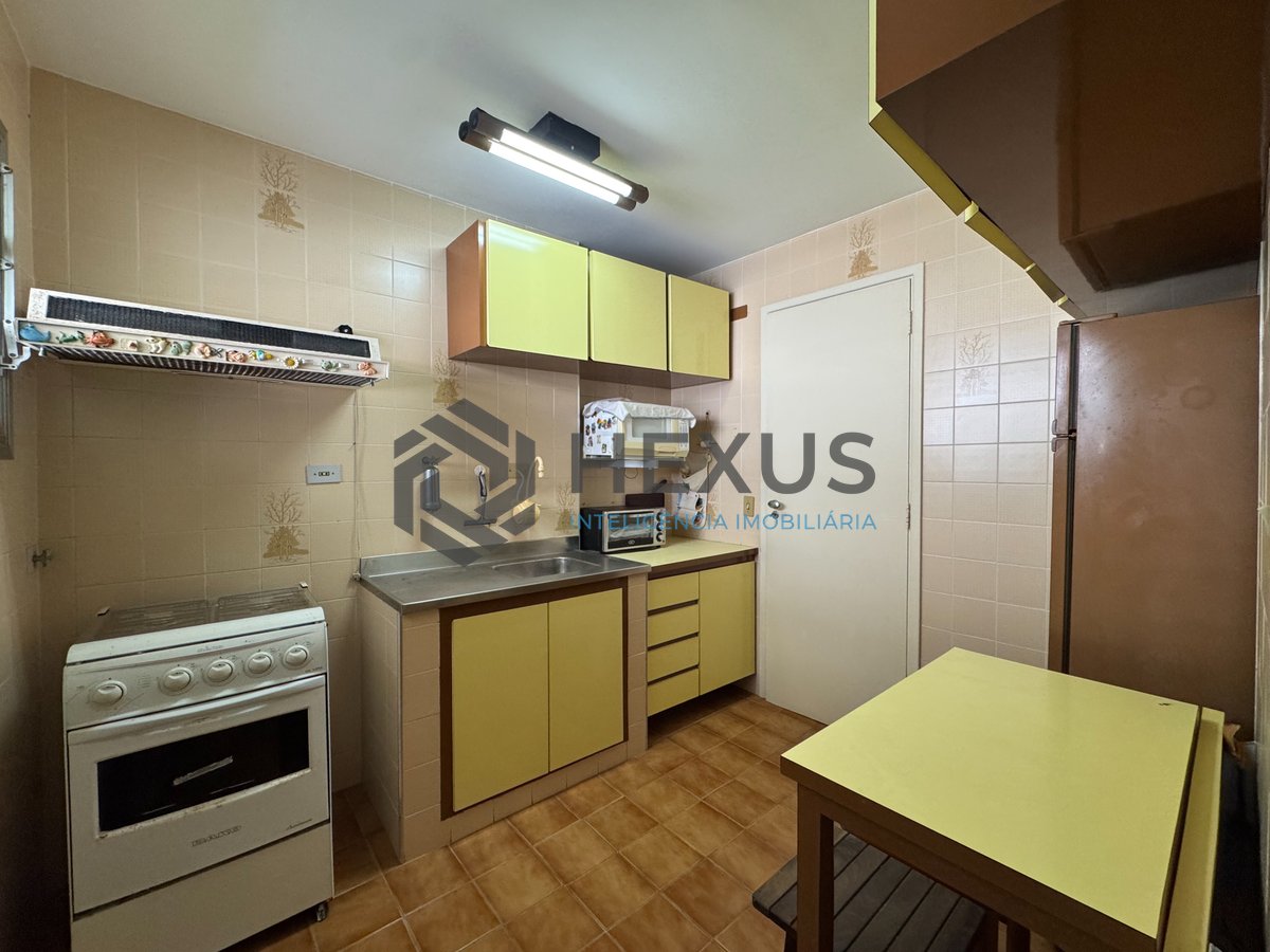 Foto 16 de Apartamento com varanda e vista mar na quadra mar da Praia das Pitangueiras, Guaruja