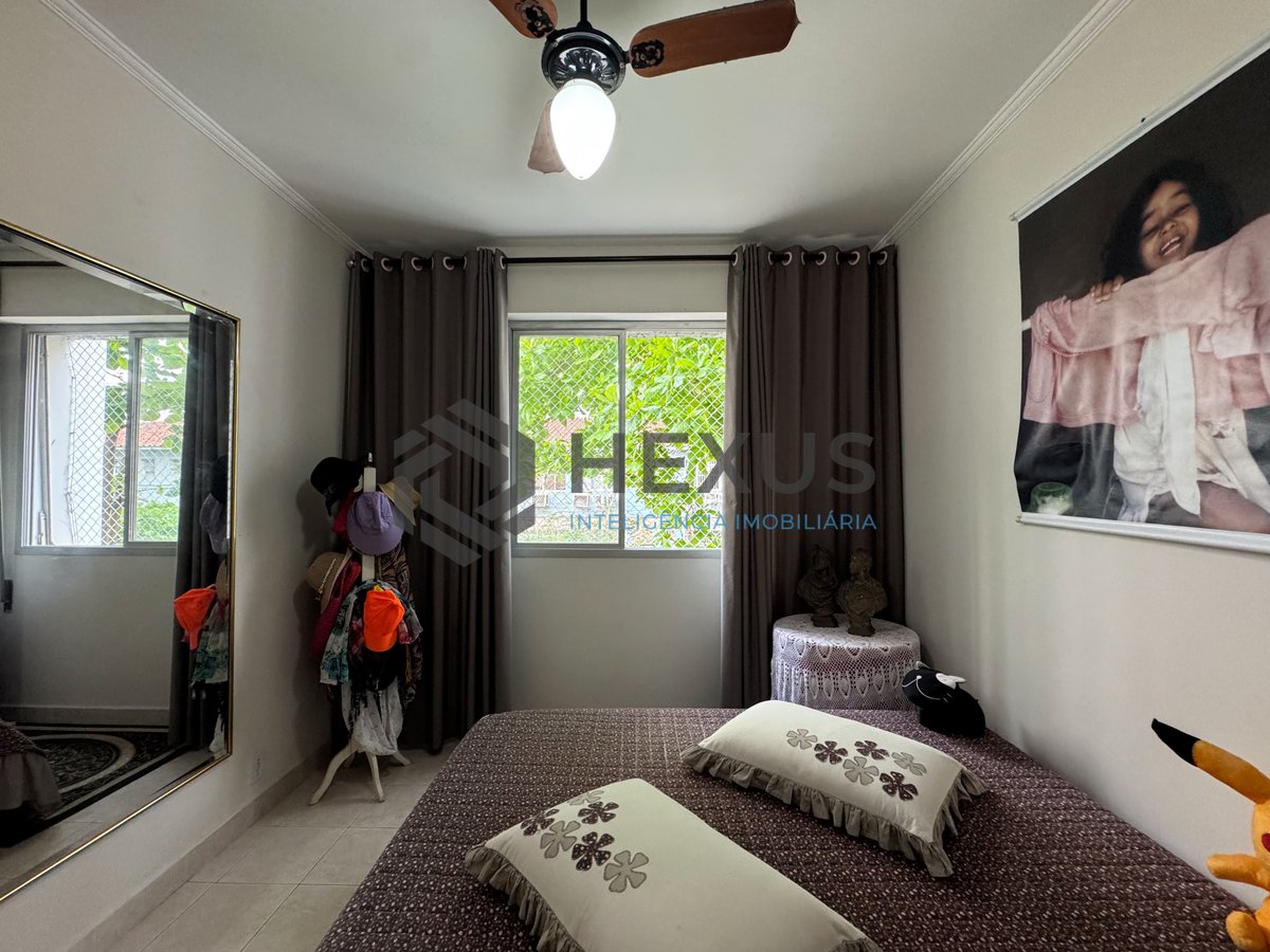 Foto 12 de Apartamento com varanda a uma quadra da Praia das Pitangueiras, Guaruja