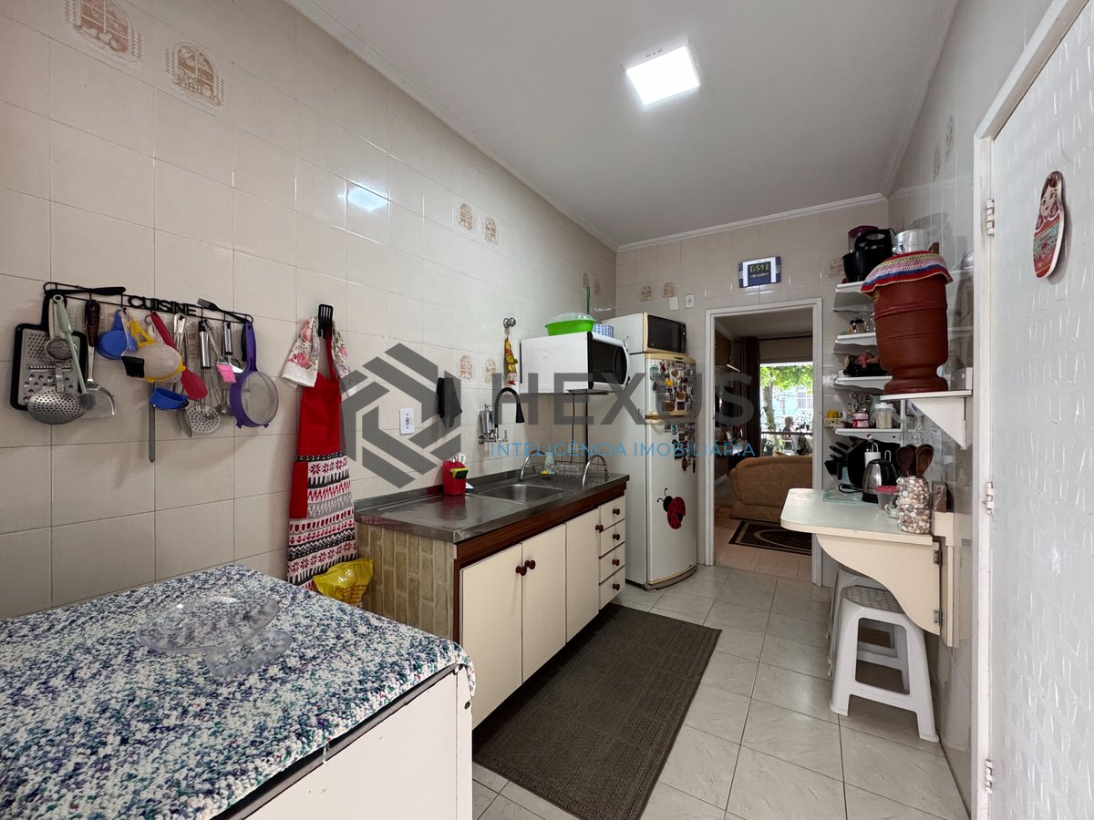 Foto 26 de Apartamento com varanda a uma quadra da Praia das Pitangueiras, Guaruja