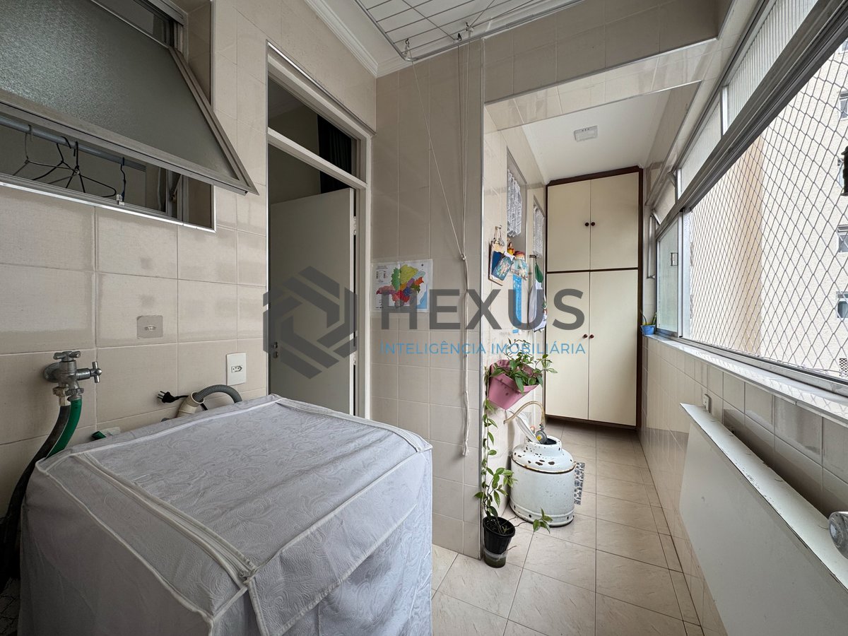 Foto 28 de Apartamento com varanda a uma quadra da Praia das Pitangueiras, Guaruja