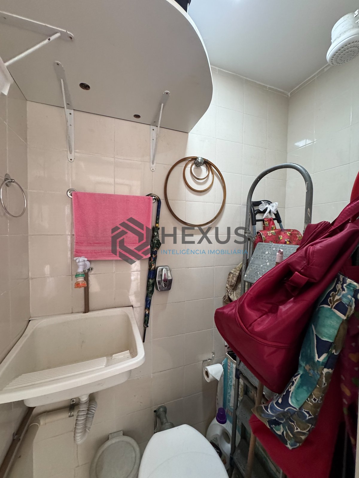 Foto 29 de Apartamento com varanda a uma quadra da Praia das Pitangueiras, Guaruja
