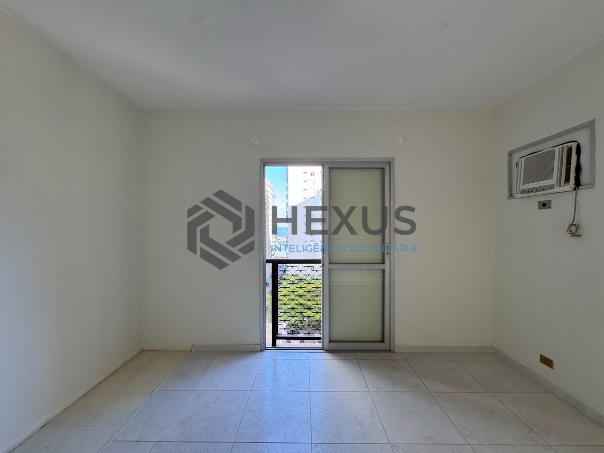 Foto 11 de Apartamento com varanda, lazer e vista mar a duas quadras da Praia das Pitangueiras, Guaruja