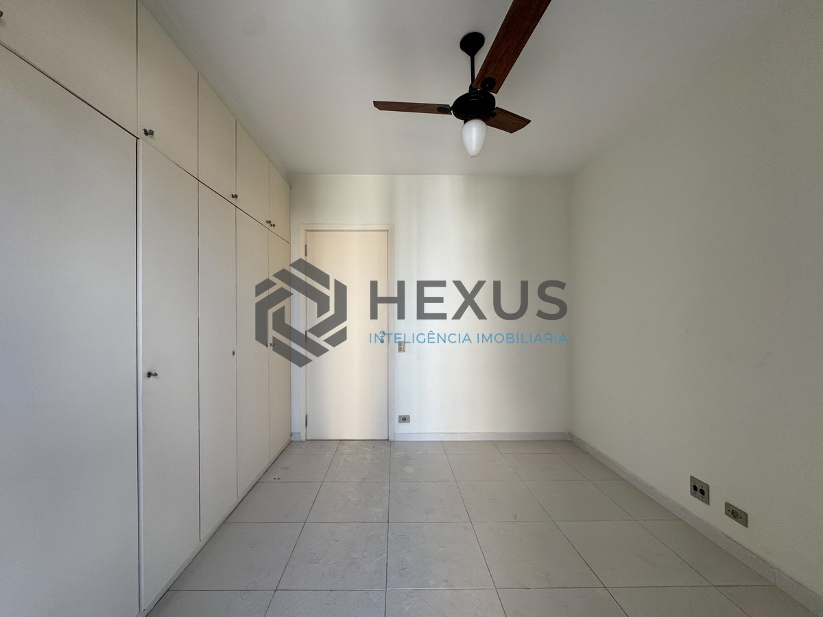 Foto 16 de Apartamento com varanda, lazer e vista mar a duas quadras da Praia das Pitangueiras, Guaruja