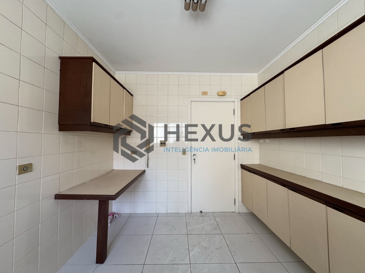Foto 21 de Apartamento com varanda, lazer e vista mar a duas quadras da Praia das Pitangueiras, Guaruja