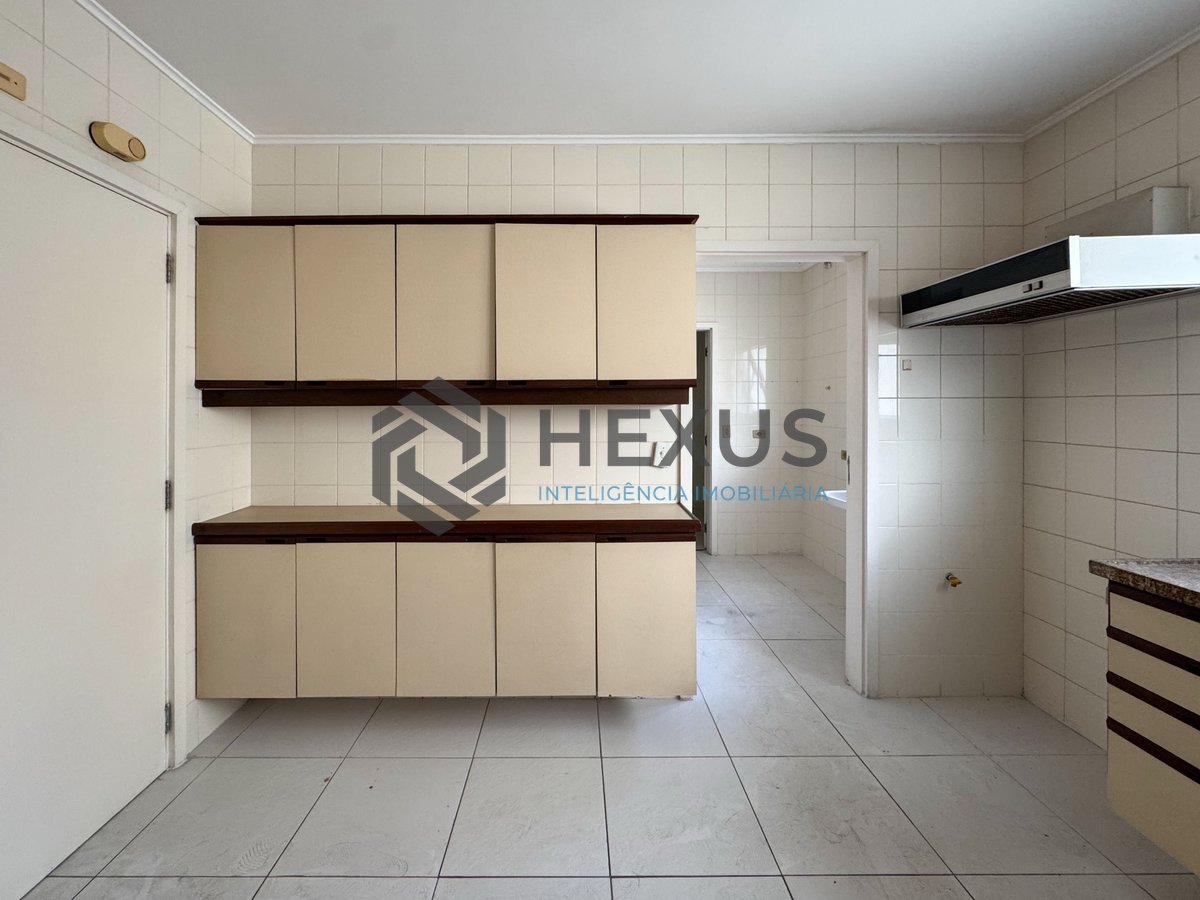 Foto 22 de Apartamento com varanda, lazer e vista mar a duas quadras da Praia das Pitangueiras, Guaruja