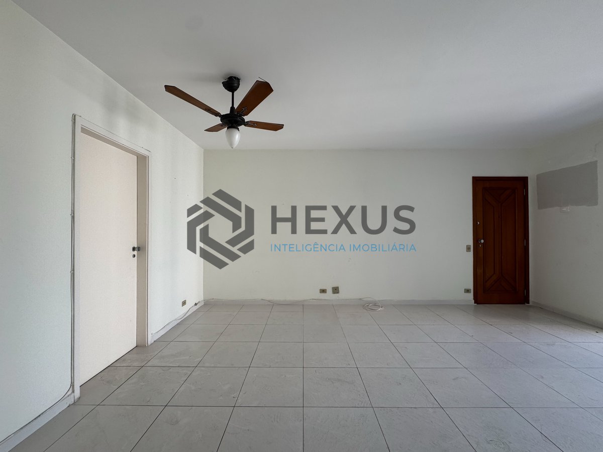 Foto 5 de Apartamento com varanda, lazer e vista mar a duas quadras da Praia das Pitangueiras, Guaruja