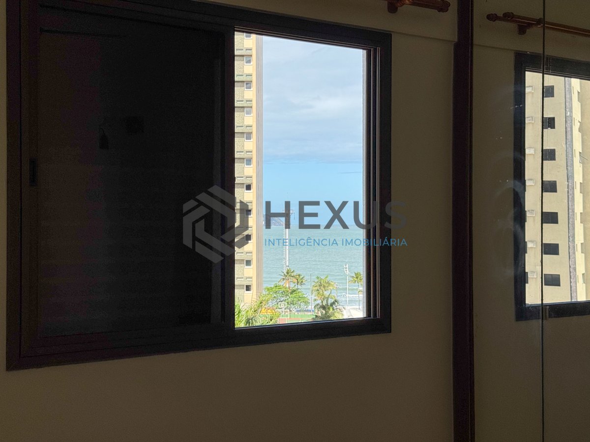 Foto 14 de Apartamento com varanda e vista mar a uma quadra da Praia das Asturias, Guaruja