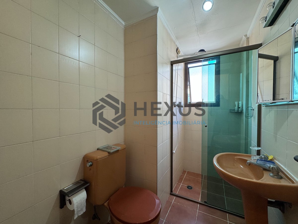 Foto 18 de Apartamento com varanda e vista mar a uma quadra da Praia das Asturias, Guaruja