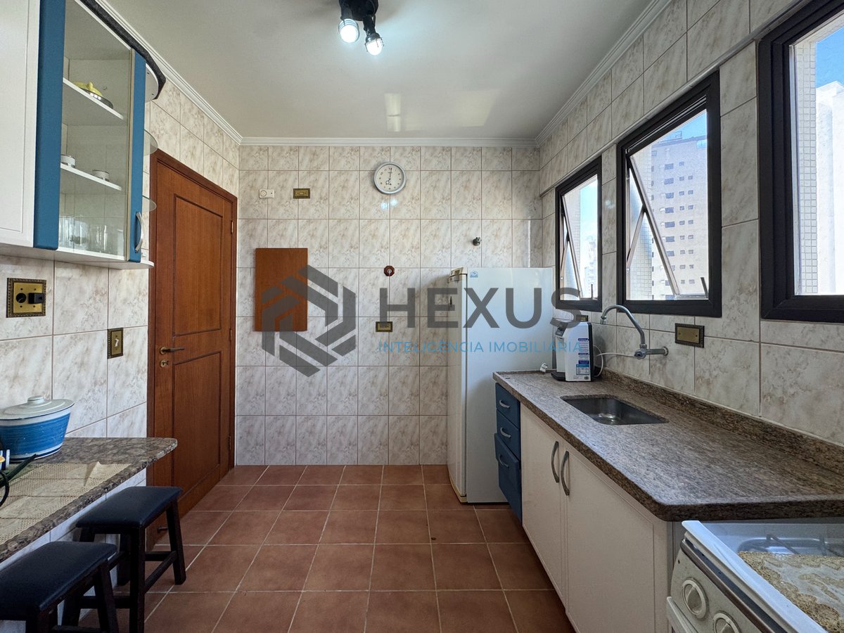 Foto 25 de Apartamento com varanda e vista mar a uma quadra da Praia das Asturias, Guaruja