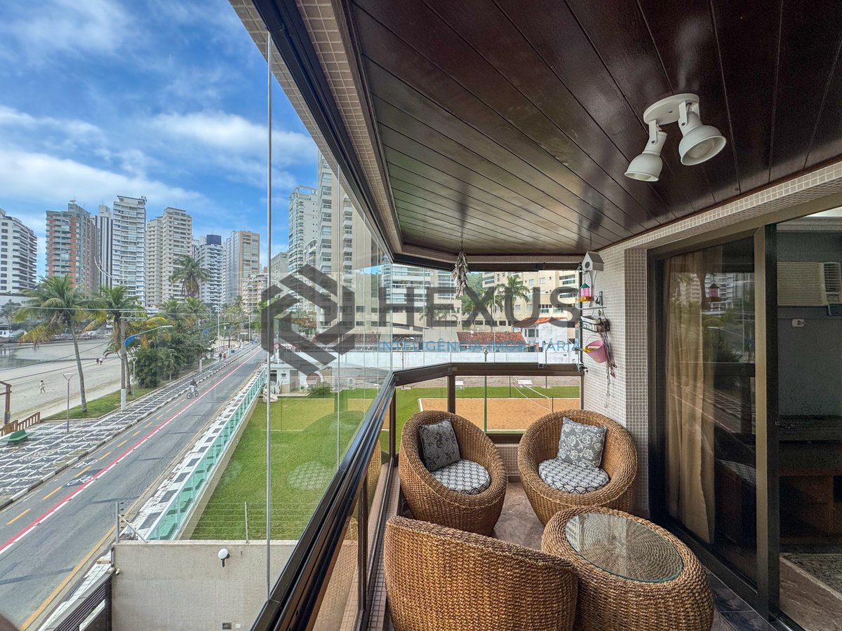 Foto 11 de Apartamento reformado frente mar com varanda vista mar e lazer na Praia das Asturias, Guaruja