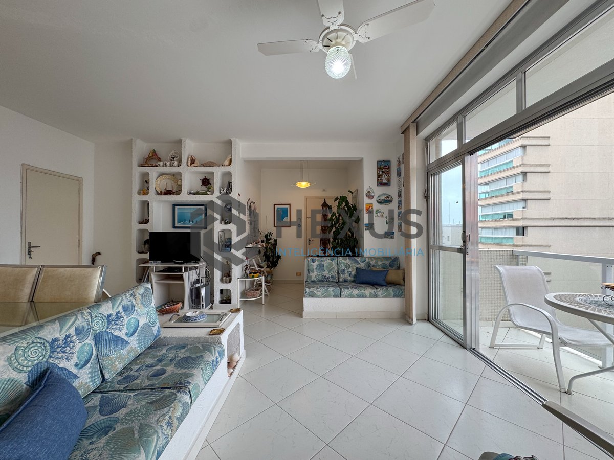 Foto 5 de Apartamento com varanda e vista mar na quadra mar da Praia das Pitangueiras, Guaruja