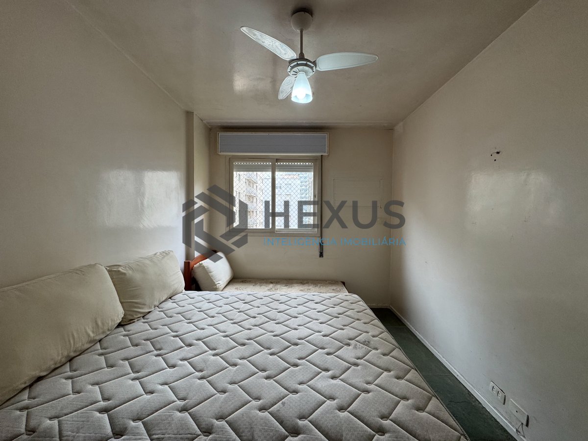 Foto 12 de Apartamento com varanda e vista mar na quadra mar da Praia das Pitangueiras, Guaruja