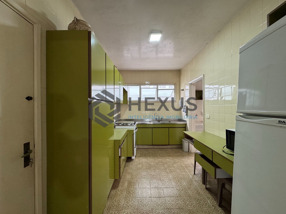 Foto 19 de Apartamento com varanda e vista mar na quadra mar da Praia das Pitangueiras, Guaruja