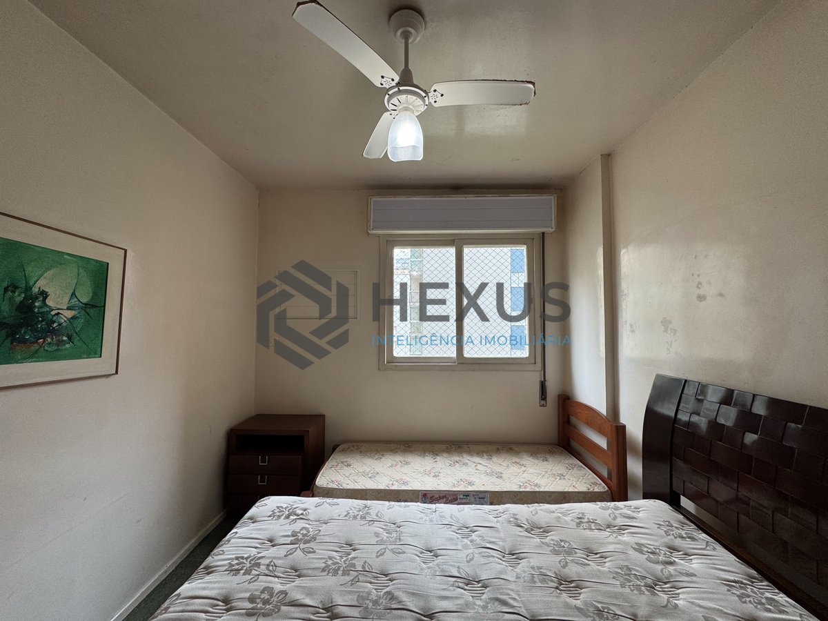 Foto 10 de Apartamento com varanda e vista mar na quadra mar da Praia das Pitangueiras, Guaruja