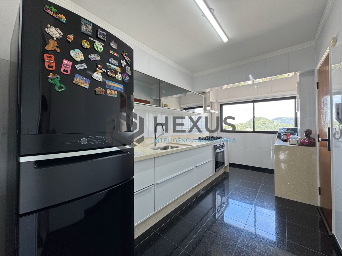 Foto 23 de Apartamento reformado com varanda e lazer na Praia das Asturias, Guaruja