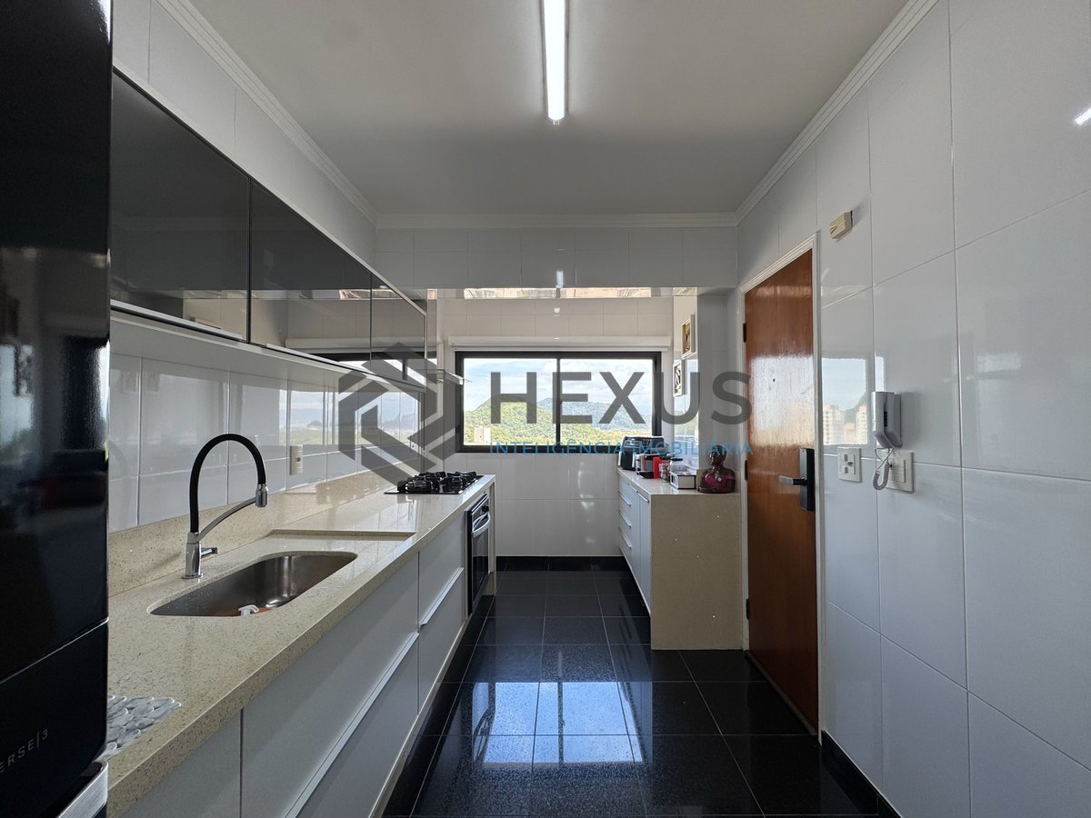 Foto 24 de Apartamento reformado com varanda e lazer na Praia das Asturias, Guaruja