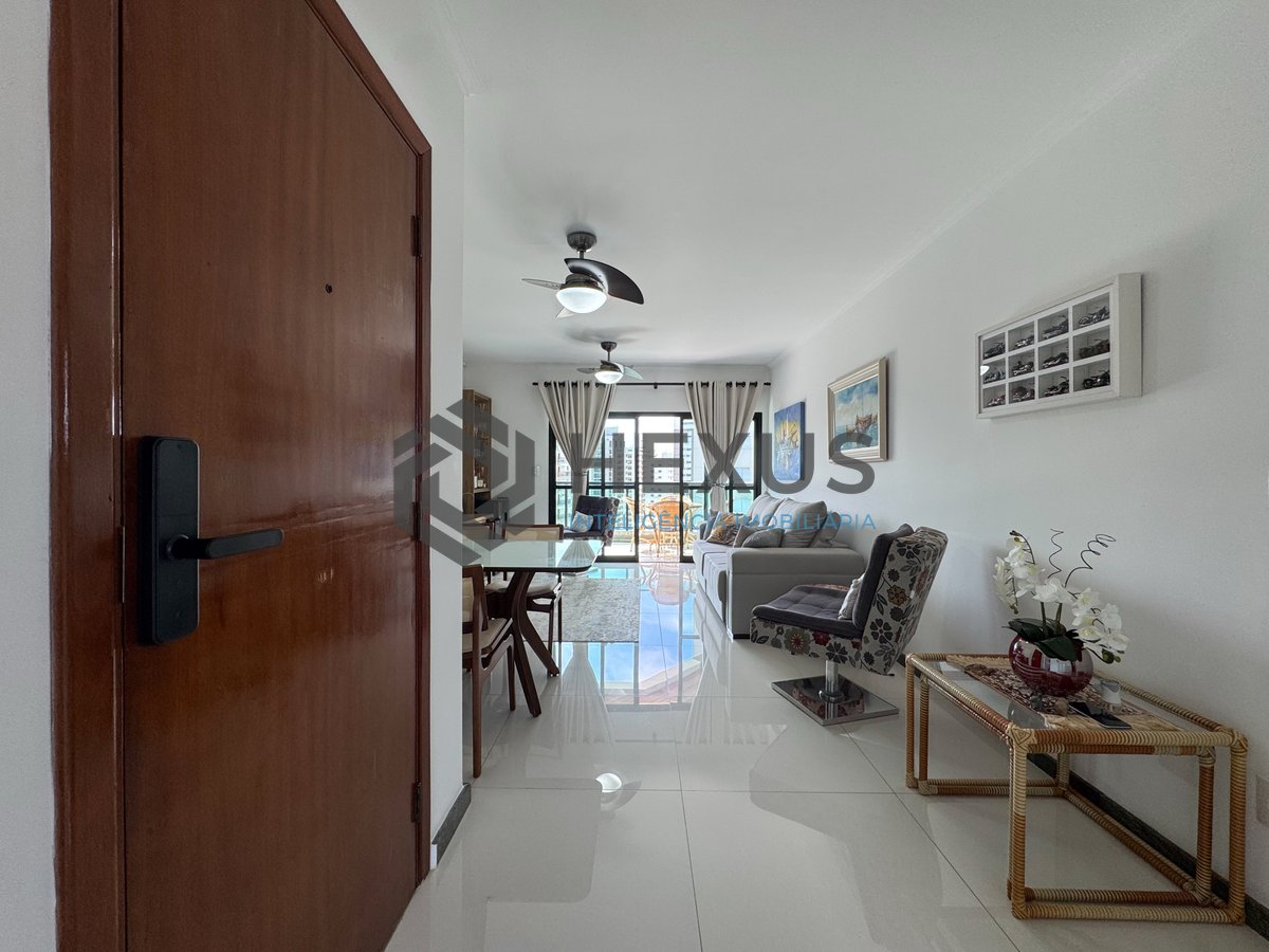 Foto 8 de Apartamento reformado com varanda e lazer na Praia das Asturias, Guaruja