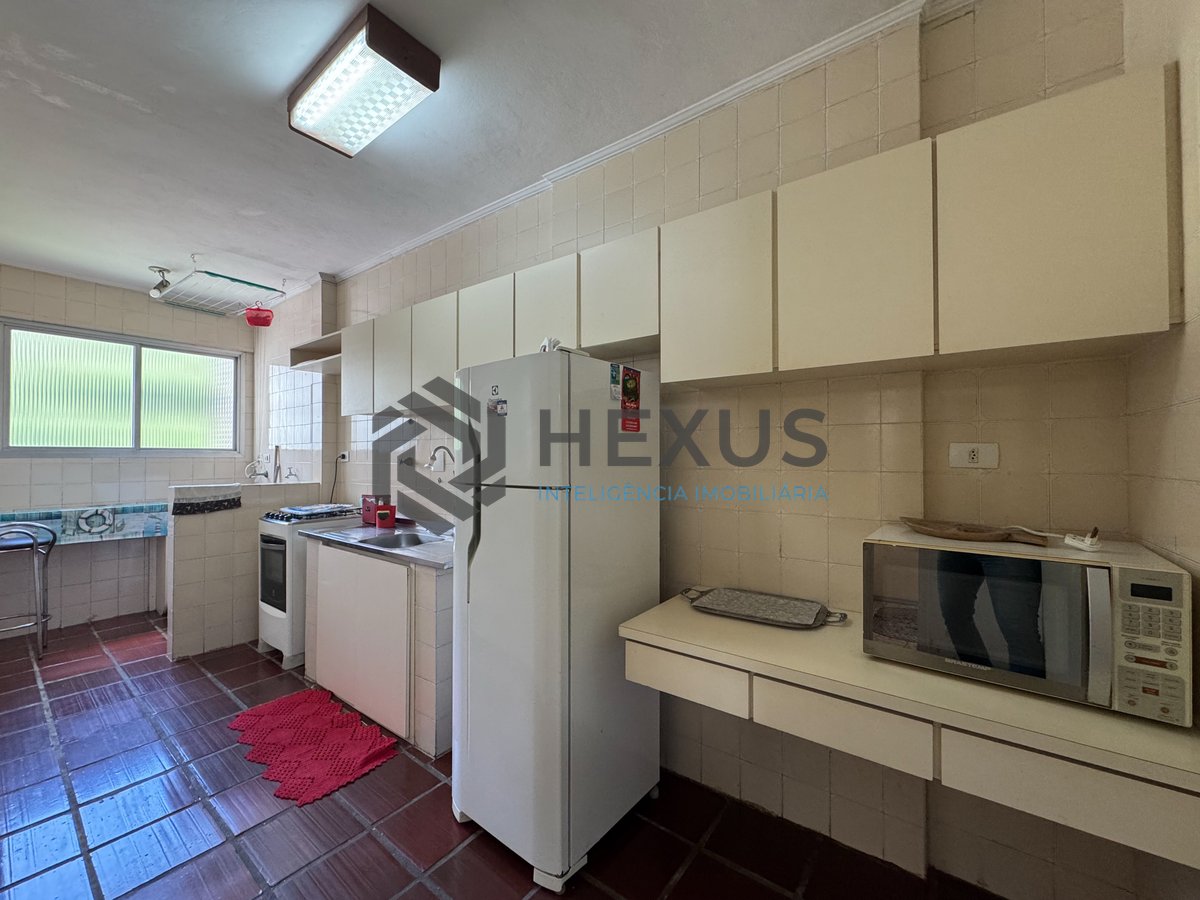 Foto 11 de Apartamento com despesas baixas a duas quadras da Praia das Pitangueiras, Guaruja