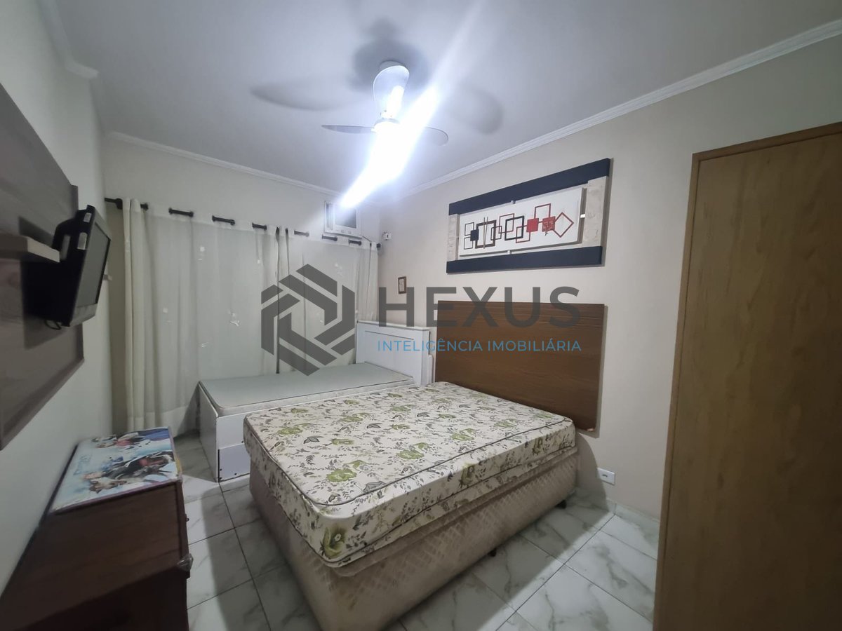 Foto 12 de Apartamento reformado com varanda, lazer, piscina e churrasqueira a duas quadras da Praia das Pitangueiras, Guaruja
