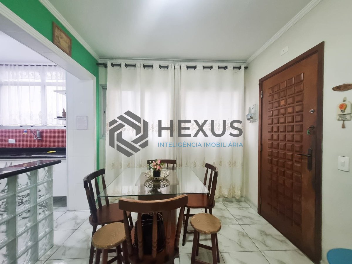 Foto 4 de Apartamento reformado com varanda, lazer, piscina e churrasqueira a duas quadras da Praia das Pitangueiras, Guaruja