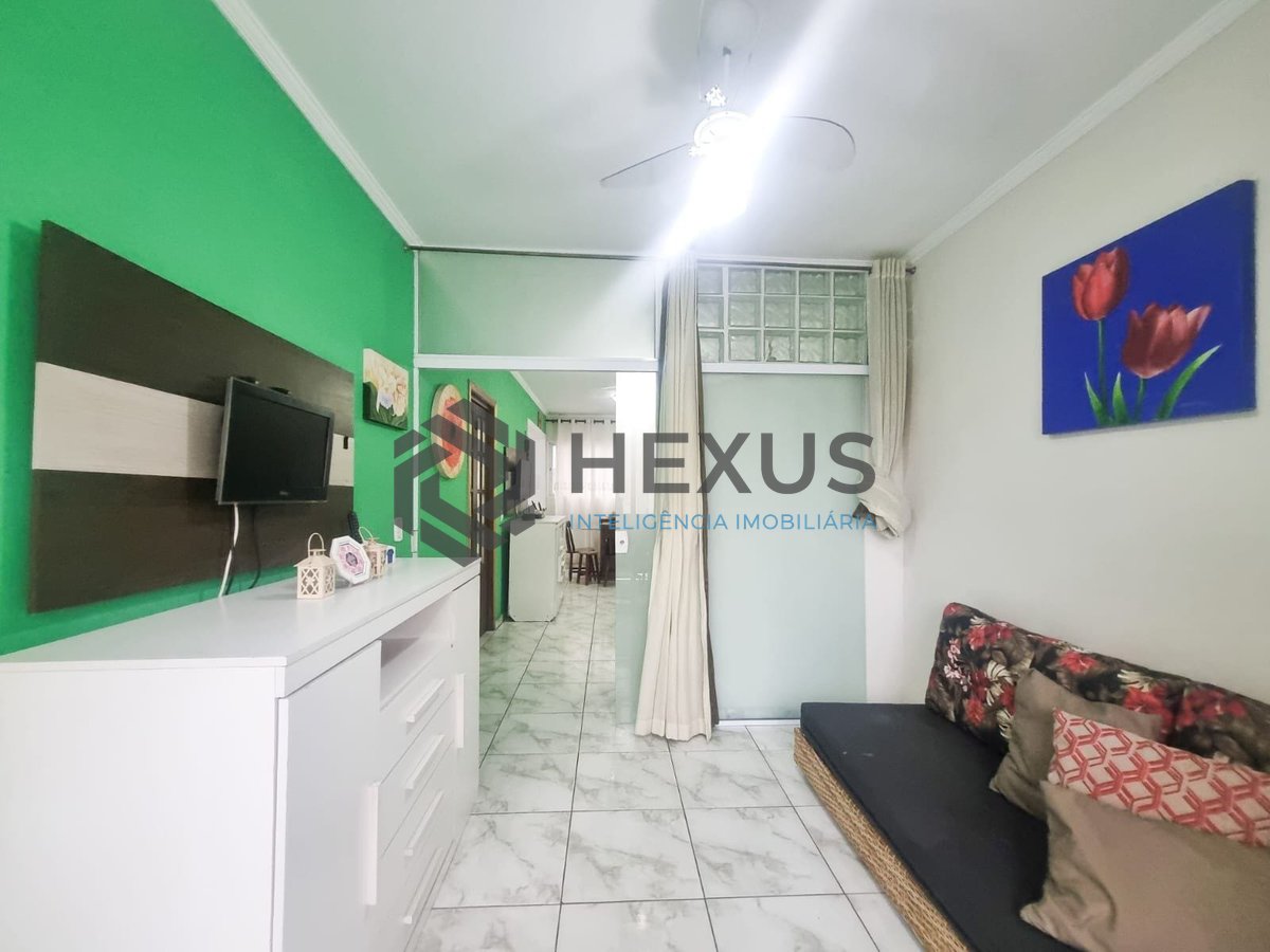Foto 6 de Apartamento reformado com varanda, lazer, piscina e churrasqueira a duas quadras da Praia das Pitangueiras, Guaruja