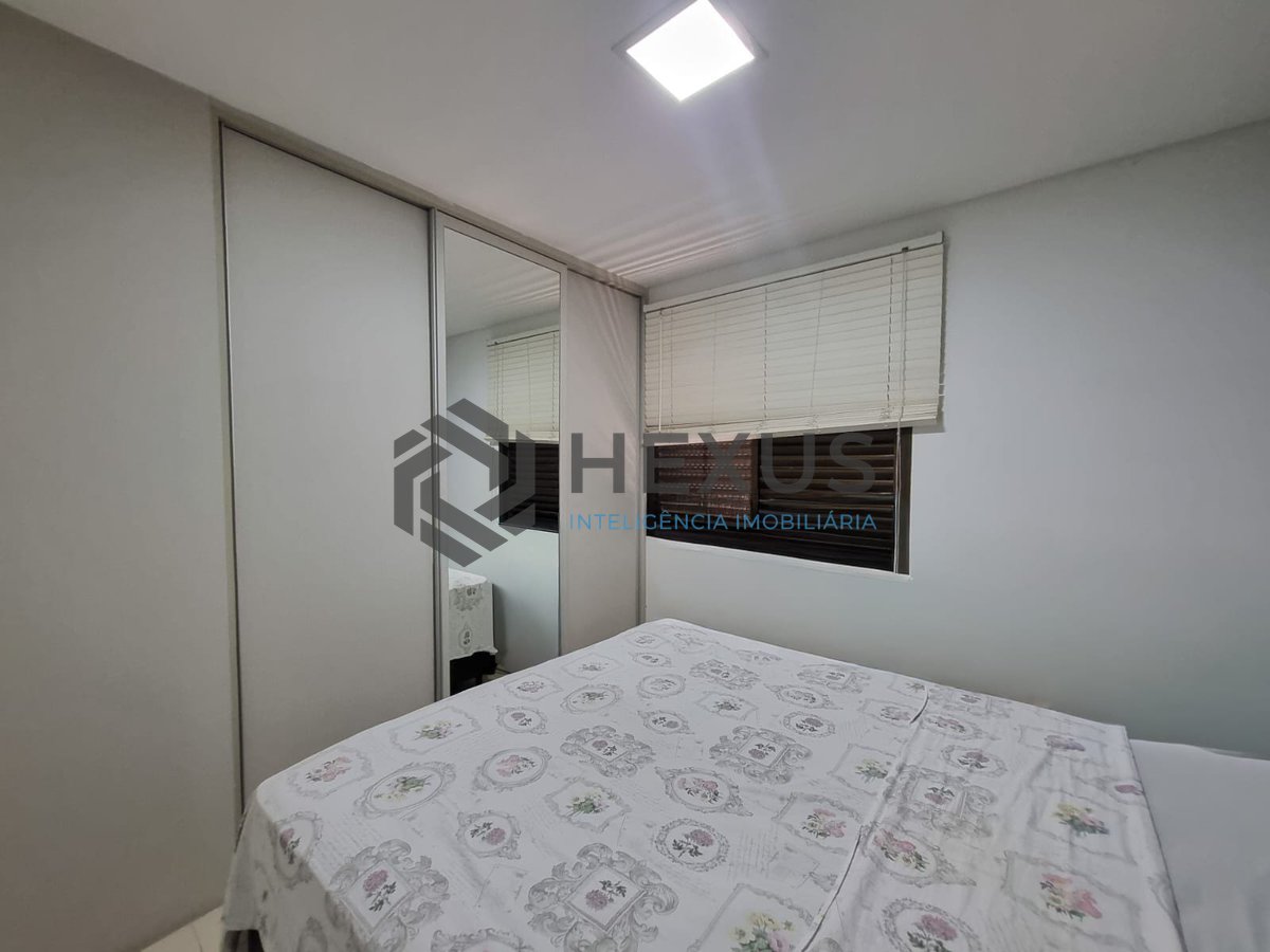 Foto 8 de Apartamento reformado com varanda e lazer na beira mar da Praia das Pitangueiras, Guaruja