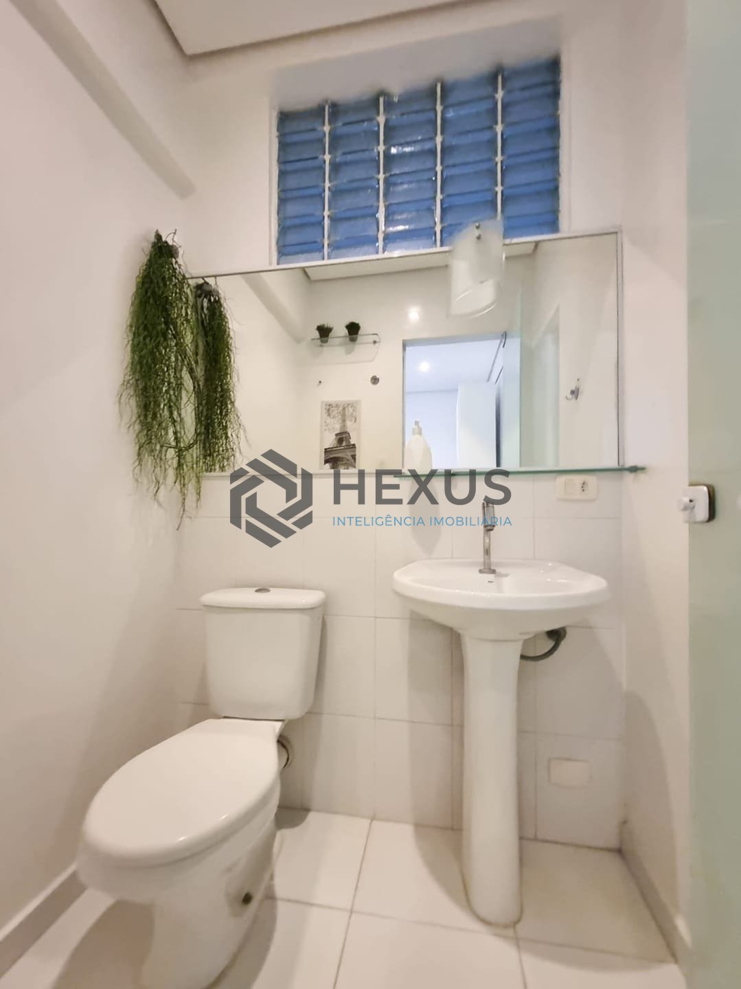 Foto 14 de Apartamento reformado e mobiliado a uma quadra da Praia das Pitangueiras, Guaruja