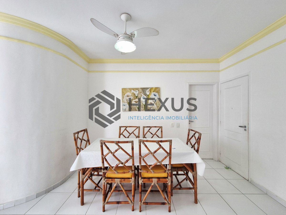 Foto 11 de Apartamento com varanda e lazer a uma quadra da Praia das Pitangueiras, Guaruja