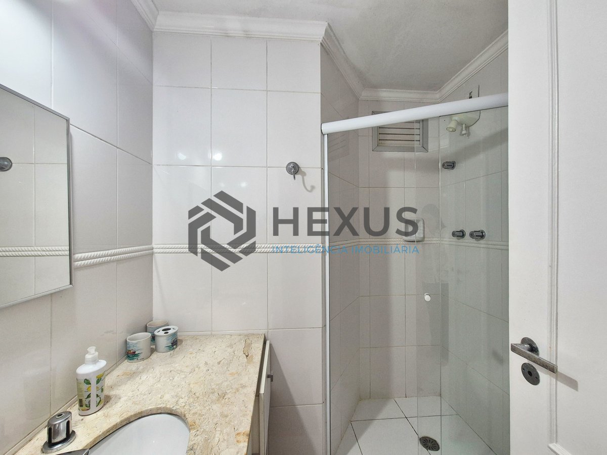 Foto 19 de Apartamento com varanda e lazer a uma quadra da Praia das Pitangueiras, Guaruja