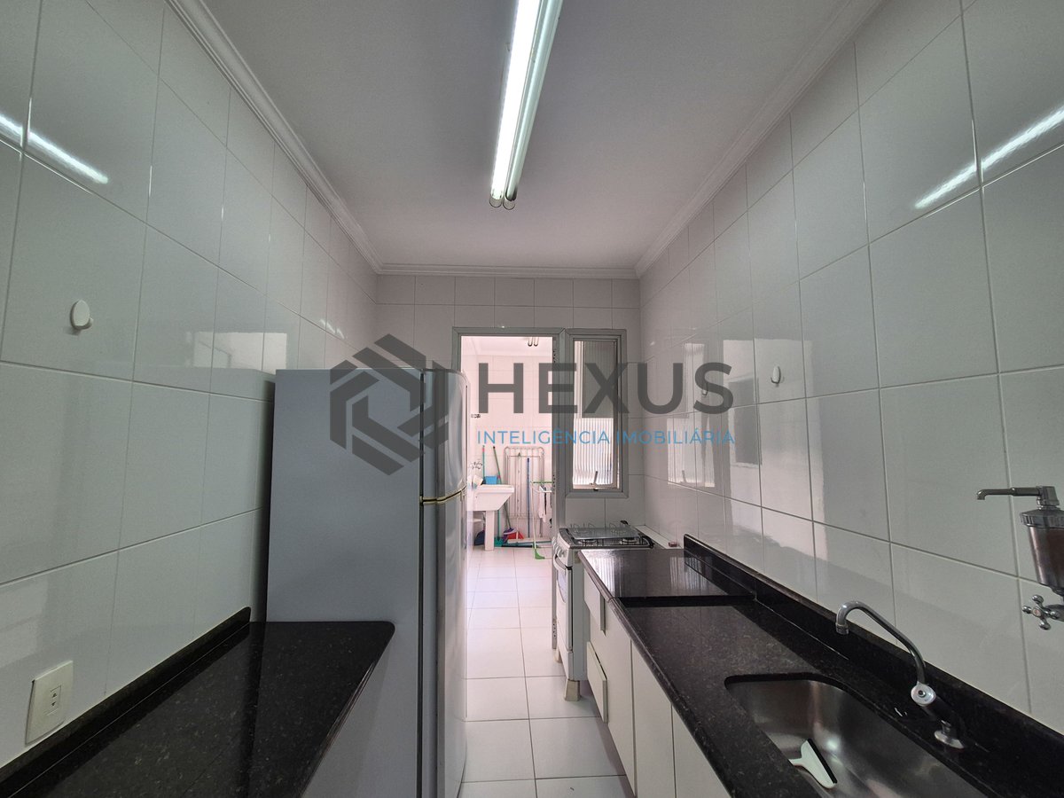 Foto 26 de Apartamento com varanda e lazer a uma quadra da Praia das Pitangueiras, Guaruja