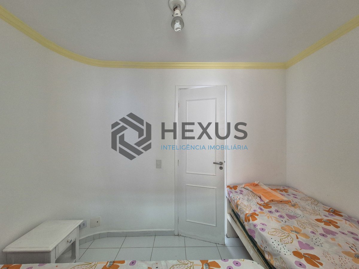 Foto 32 de Apartamento com varanda e lazer a uma quadra da Praia das Pitangueiras, Guaruja