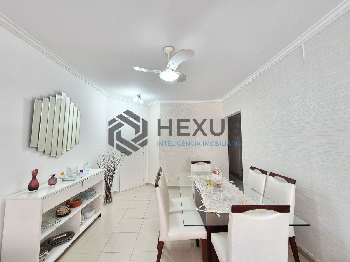 Foto 12 de Apartamento reformado com varanda e lazer na Praia das Pitangueiras, Guaruja