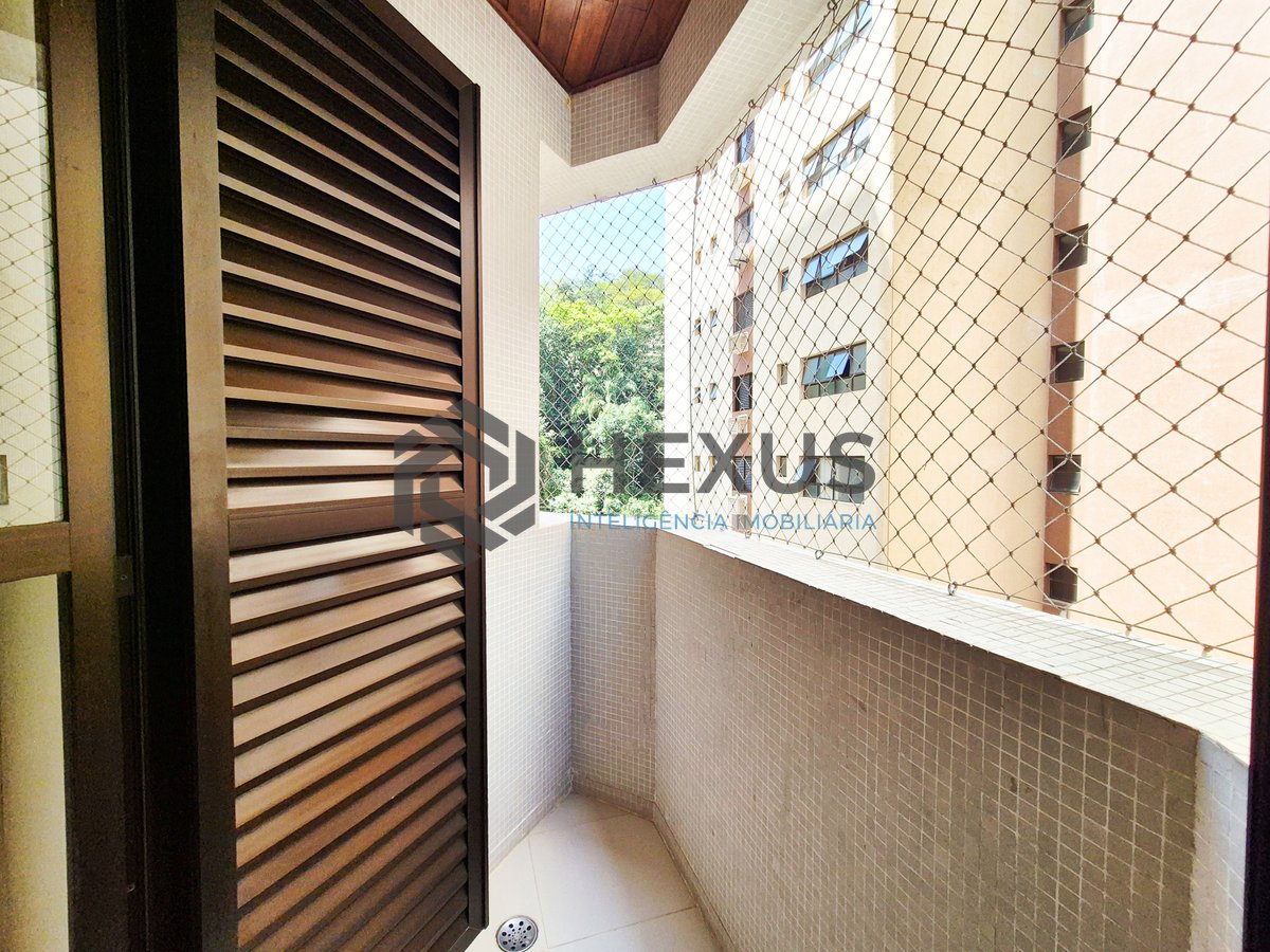 Foto 24 de Apartamento reformado com varanda e lazer na Praia das Pitangueiras, Guaruja