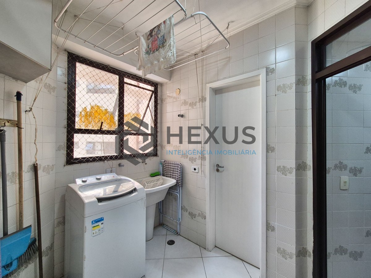 Foto 34 de Apartamento reformado com varanda e lazer na Praia das Pitangueiras, Guaruja