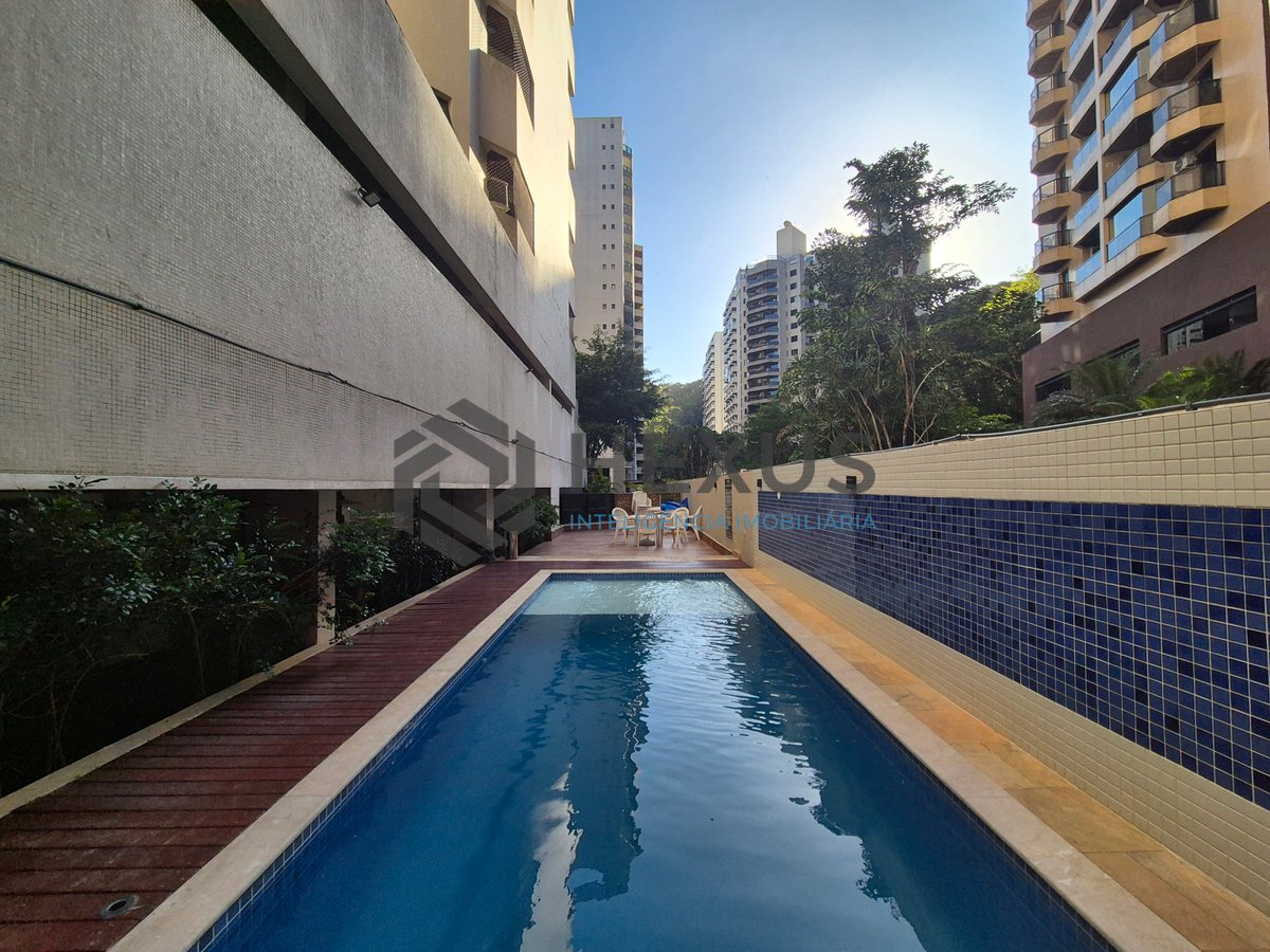 Foto 35 de Apartamento reformado com varanda e lazer na Praia das Pitangueiras, Guaruja