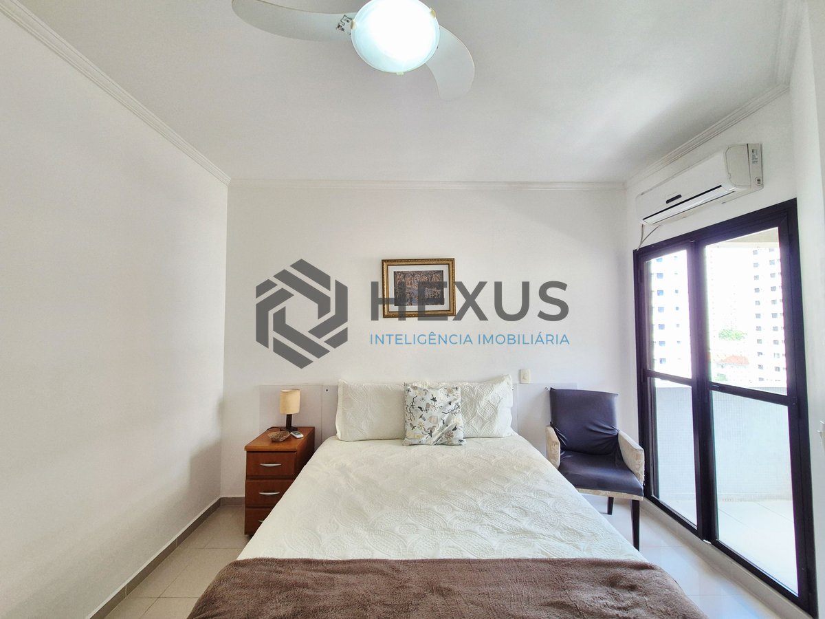 Foto 9 de Apartamento reformado com varanda e lazer na Praia das Pitangueiras, Guaruja