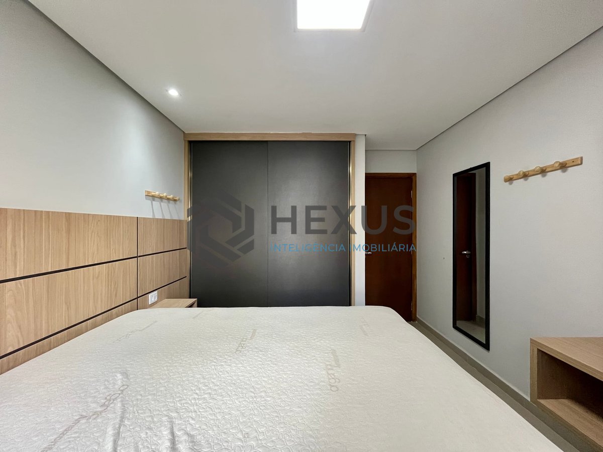 Foto 5 de Apartamento reformado com varanda e lazer a uma quadra da Praia das Pitangueiras, Guaruja