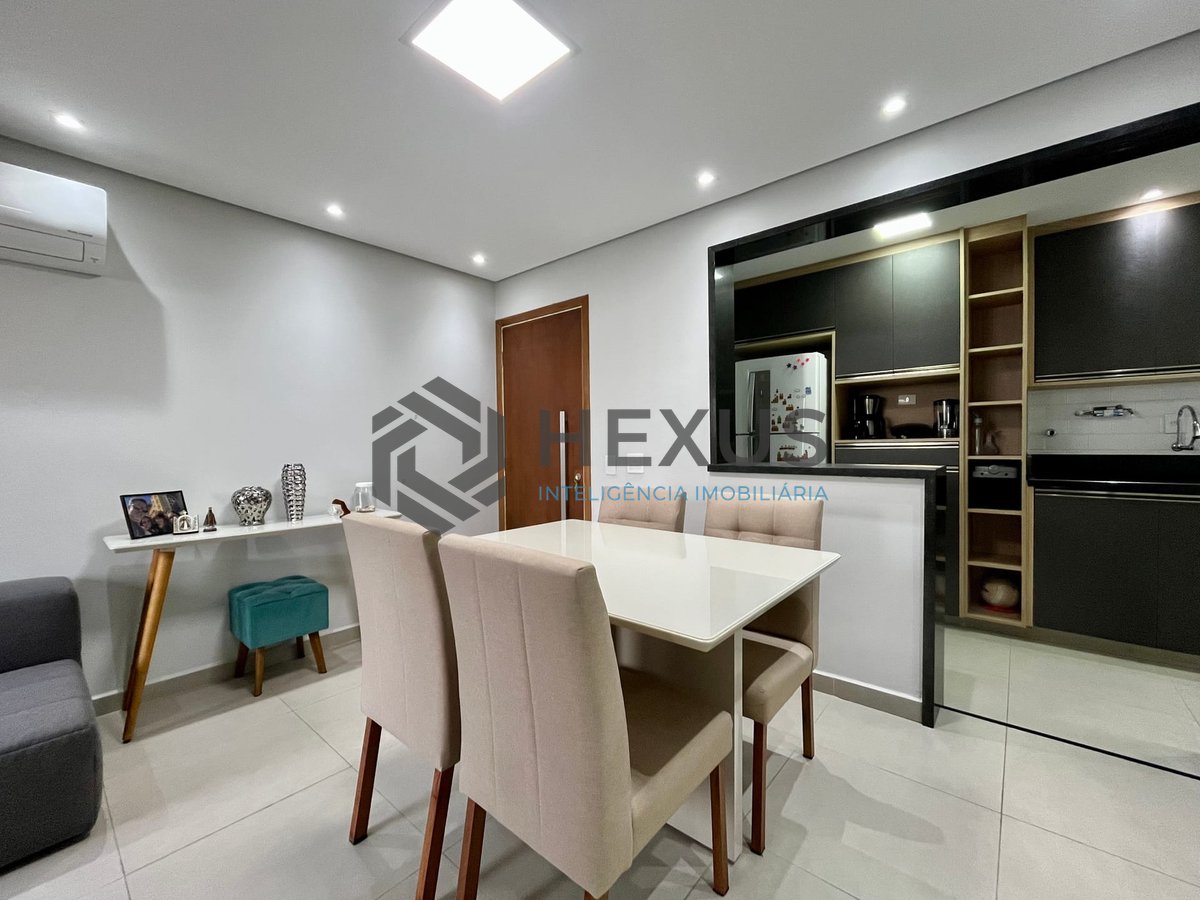 Foto 10 de Apartamento reformado com varanda e lazer a uma quadra da Praia das Pitangueiras, Guaruja