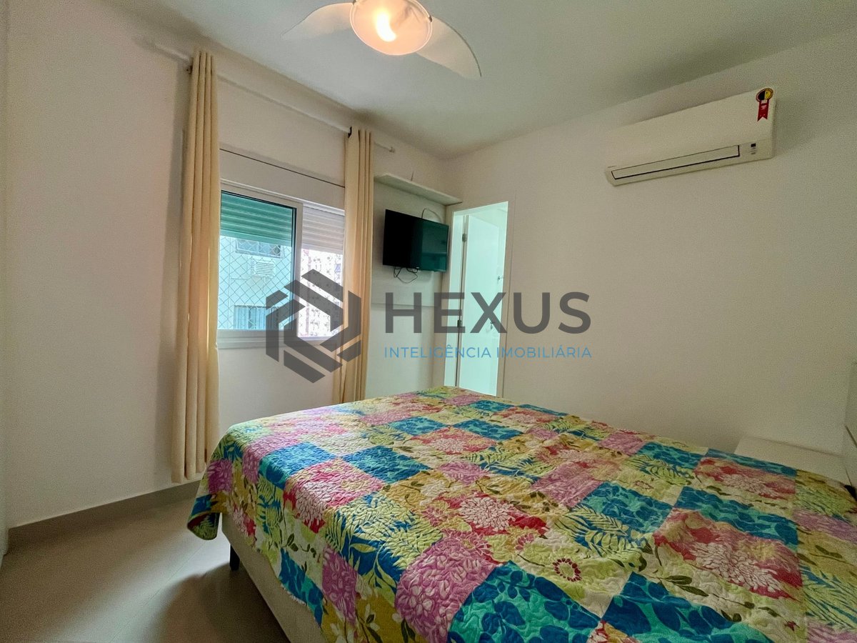 Foto 12 de Apartamento reformado com varanda gourmet e lazer na quadra mar da Praia das Pitangueiras, Guaruja