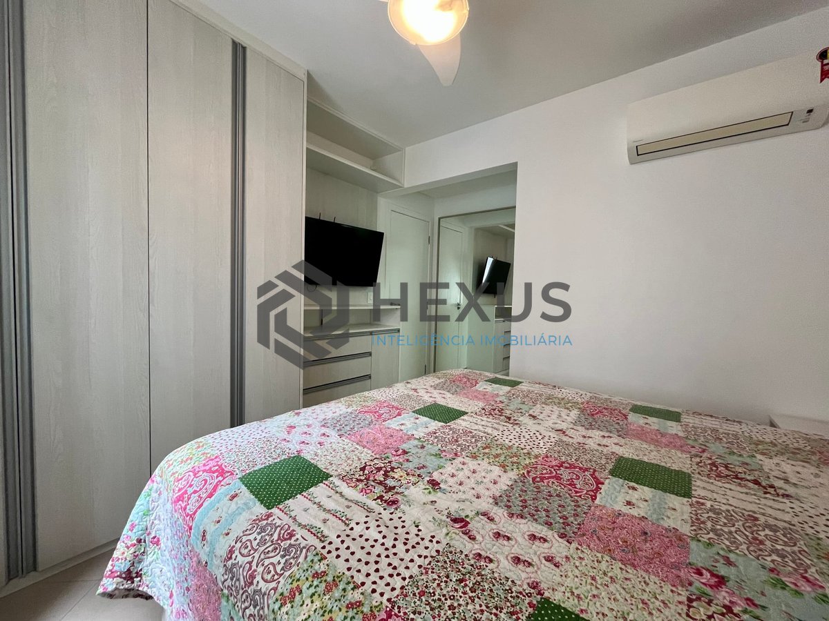 Foto 16 de Apartamento reformado com varanda gourmet e lazer na quadra mar da Praia das Pitangueiras, Guaruja