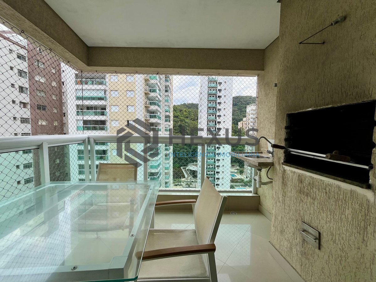 Foto 2 de Apartamento reformado com varanda gourmet e lazer na quadra mar da Praia das Pitangueiras, Guaruja