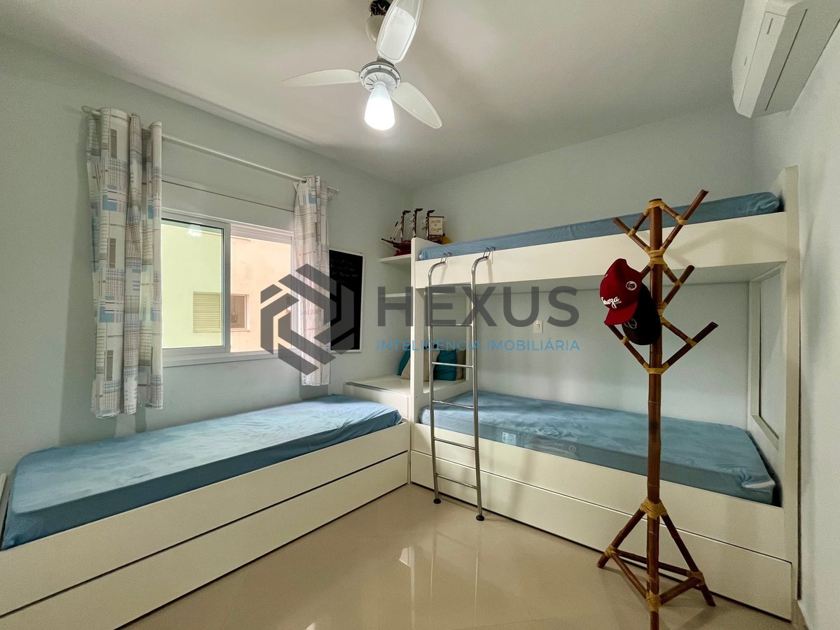 Foto 7 de Apartamento reformado com varanda gourmet e lazer na quadra mar da Praia das Pitangueiras, Guaruja