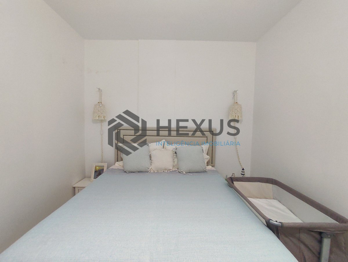 Foto 13 de Apartamento reformado com varanda, lazer, piscina e churrasqueira na Praia das Asturias, Guaruja