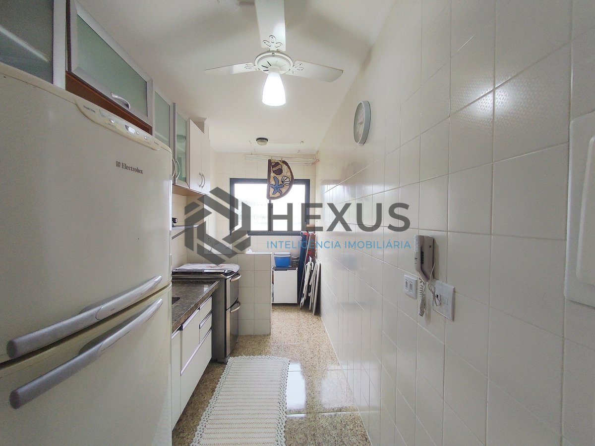 Foto 15 de Apartamento reformado com varanda, lazer, piscina e churrasqueira na Praia das Asturias, Guaruja