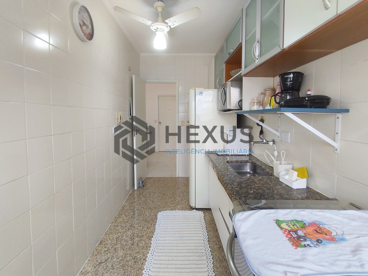 Foto 16 de Apartamento reformado com varanda, lazer, piscina e churrasqueira na Praia das Asturias, Guaruja