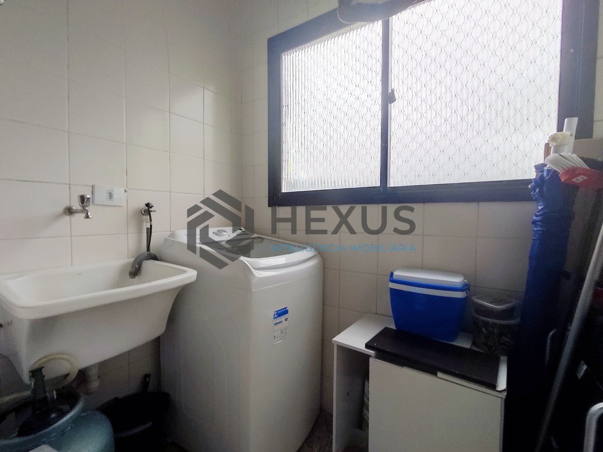 Foto 18 de Apartamento reformado com varanda, lazer, piscina e churrasqueira na Praia das Asturias, Guaruja